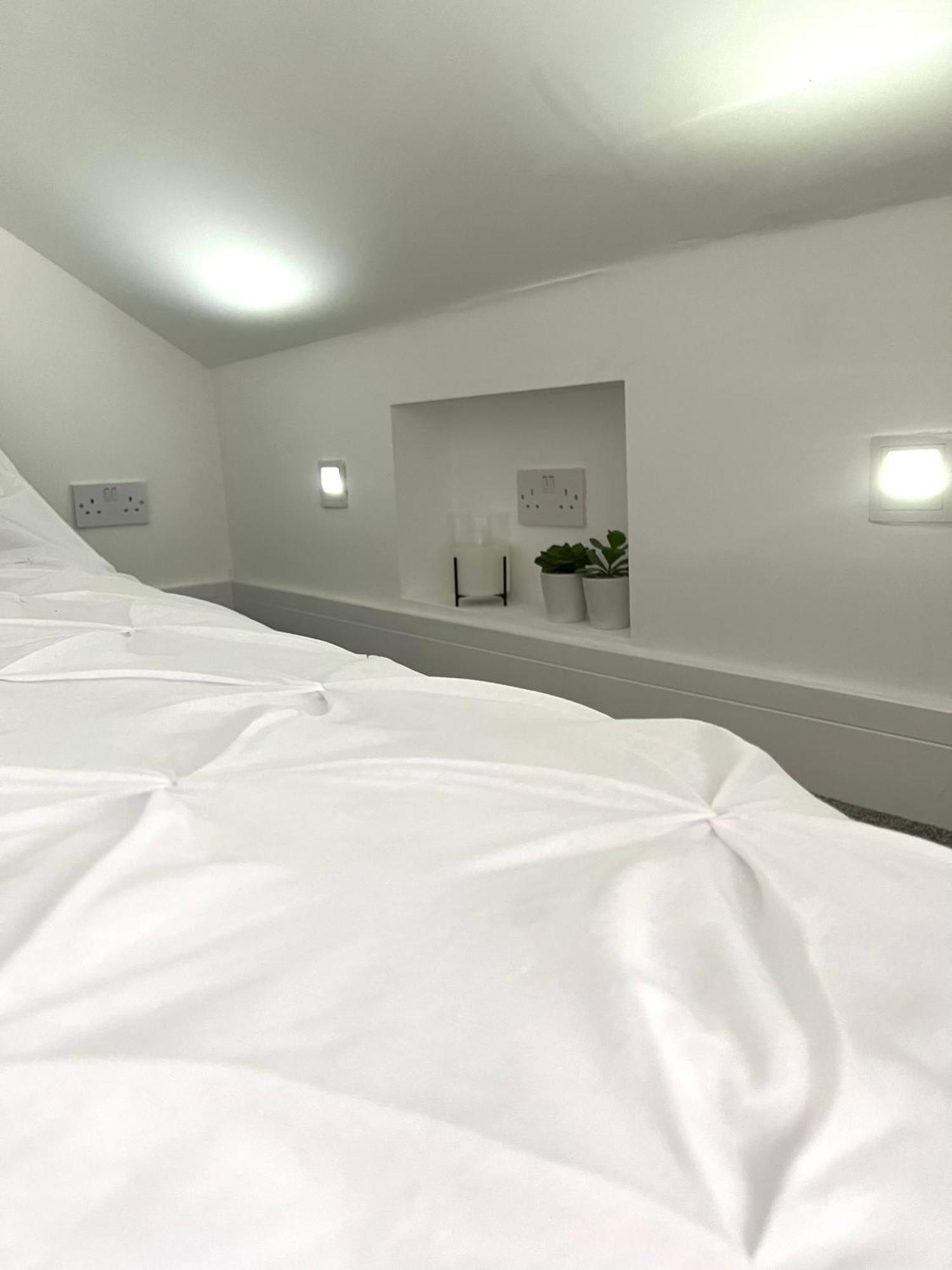 Lewys Tai Bach Villa Aberaman Bagian luar foto